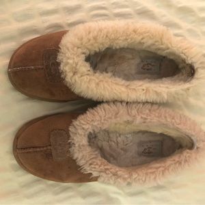 Ugg Slippers - Brown suede